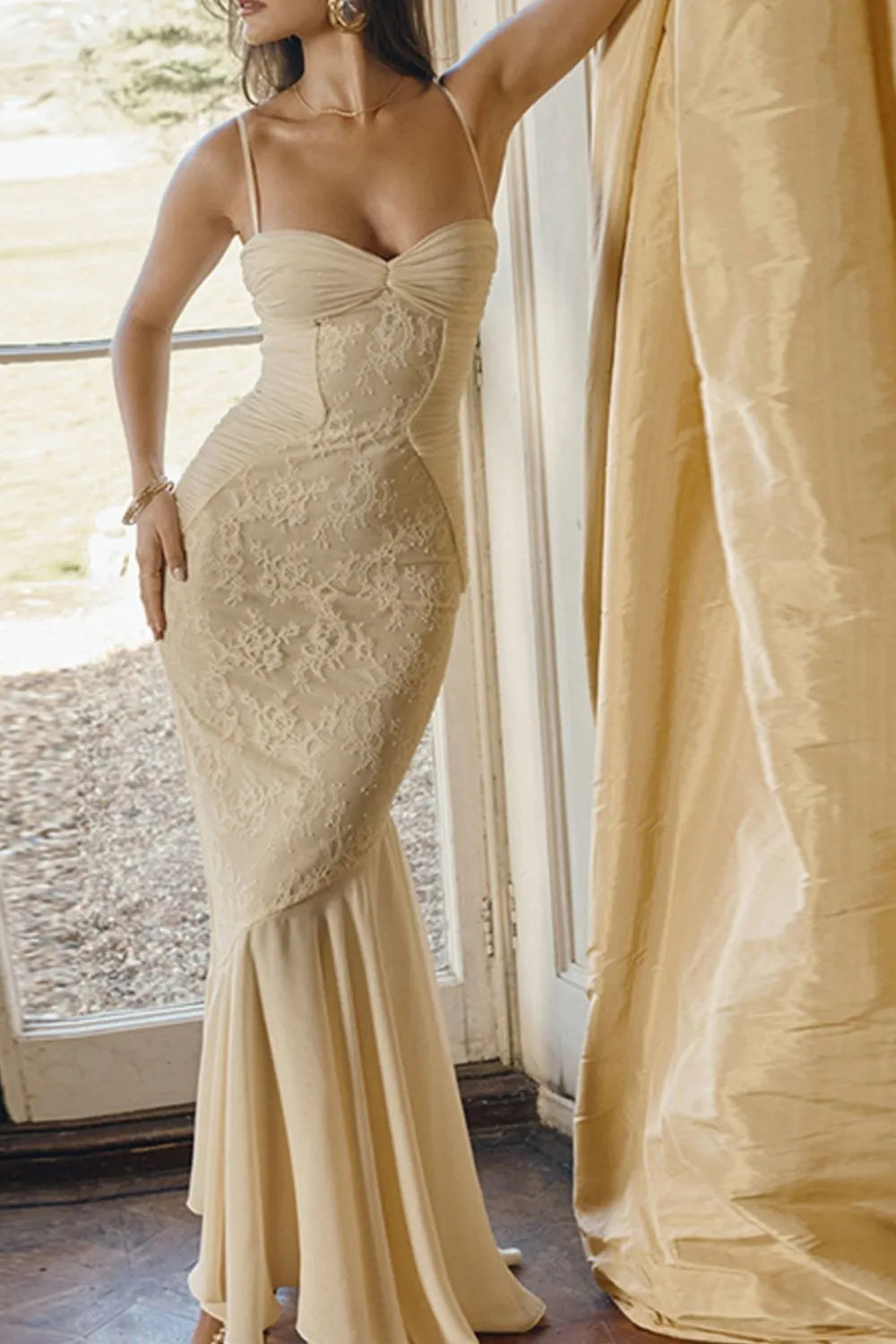Sweetheart Neck Lace Maxi Dress